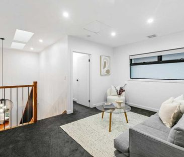 Register to Inspect //Spotswood Convenience, Contemporary Style - Photo 4