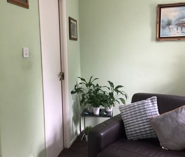 Studio Flat, Lea Yield Close, B30 - Photo 1