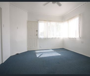 Perfect Starter Studio Close to Shops, School & Transport - Photo 1