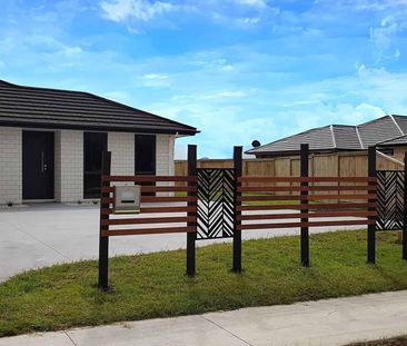 Modern, near new four bedroom - Photo 5