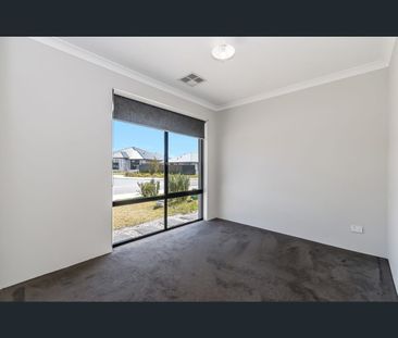 22 Framingham Crescent, Wellard, WA 6170 - Photo 6