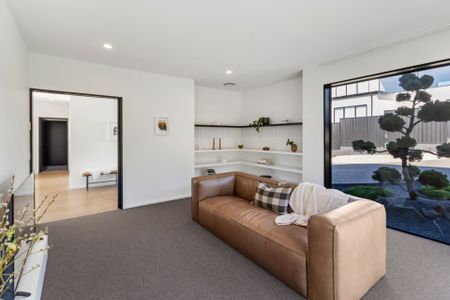 Luxurious Living - Photo 3