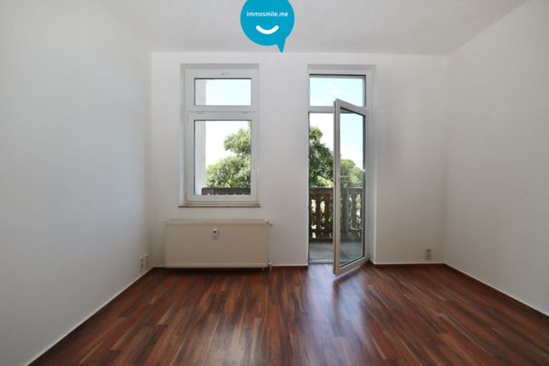 Ruhige Lage • Balkon • 3-Raum • Nussbaumlaminat • praktischer Grundriss • Bad mit Wanne • zur Miete - Photo 1