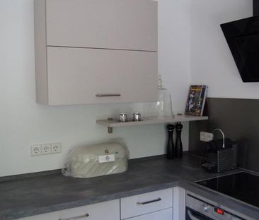 Stilvolle, exklusiv renovierte Wohnung mit Panormablick - Photo 1