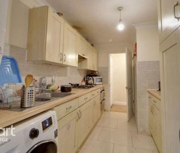 1 bedroom in a house share to rent - Photo 6