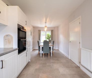 4 bedroom detached house to rent - Photo 6