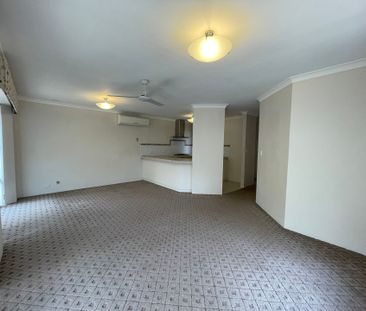 Tidy 3 Bedroom Villa - Photo 2