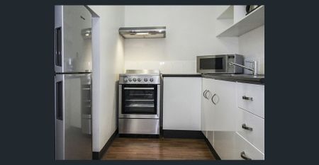 Furnished Apartment Stay for 1 month plus. Weekly service, Cable & No Bills Ever. - Photo 4