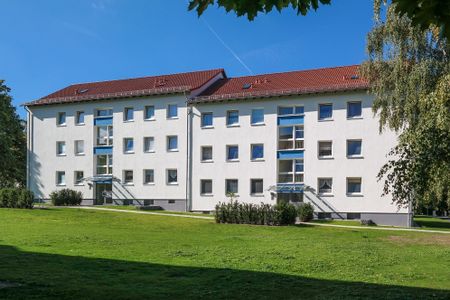 Zentral und ruhig: Gepflegte Wohnung mit Loggia und Tageslichtbad in Fallersleben - Photo 2