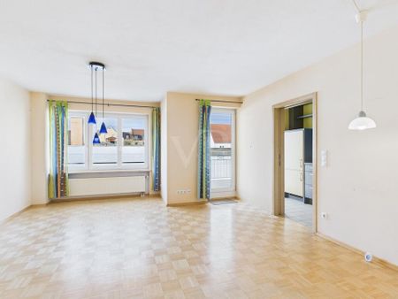 Großzügige 2 ZKB mit Balkon und Tiefgaragenstellplatz - Photo 4