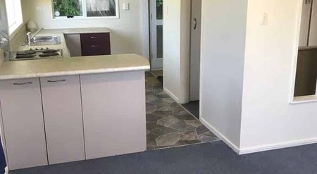 Charming 3BR Home with Garden & Deck! - Photo 4