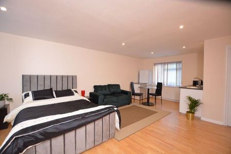 Studio to rent - Photo 3