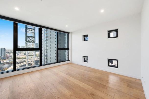 Modern Apartment in Central Location - Photo 1