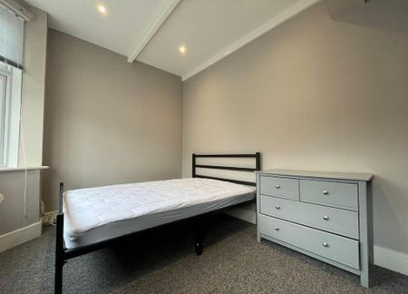 2 bedroom ground floor flat to rent - Photo 2