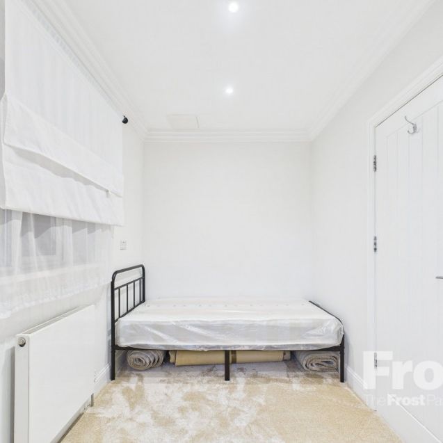 Staines Road, Feltham,TW14 - Photo 1