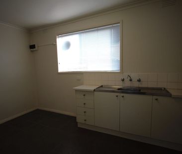 One bedroom with it all! - Photo 3