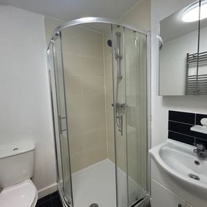 Burnside Road, Chadwell heath, RM8 1XD, Property for rent - Photo 3