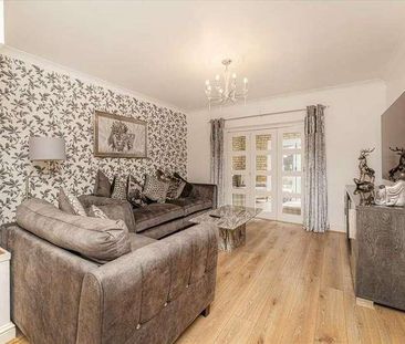 The Avenue, Hornchurch, Hornchurch, RM12 - Photo 2