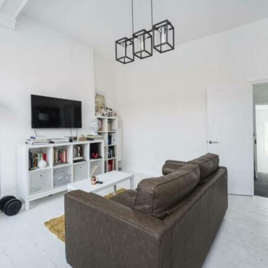 2 Bedroom Flat To Let - Photo 1