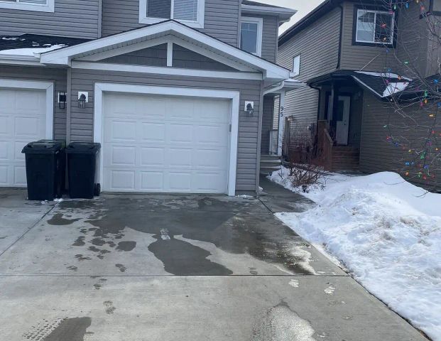 Duplex For Rent — 3 Bedrooms Duplex - Photo 1