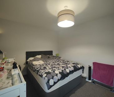 2 bedroom end of terrace house to rent - Photo 5