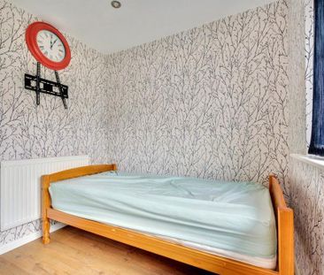 3 bedroom semi-detached house to rent - Photo 6