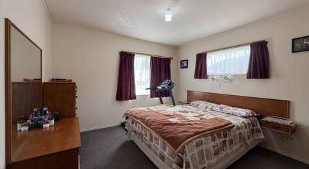 Warm & Spacious 3-Bedroom Home for Rent in Wallaceville - Photo 2