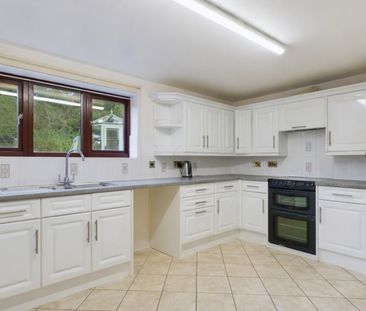 Somerville Court, Cirencester, Gloucestershire, GL7 - Photo 6