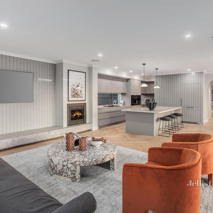 717 Waverley Road, Glen Waverley - Photo 1