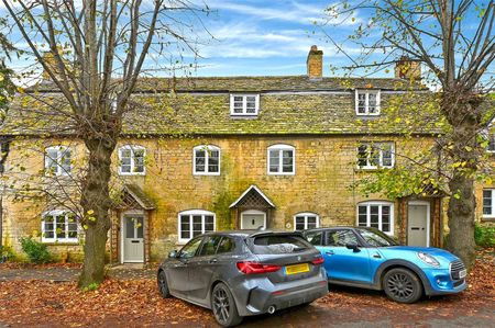 A beautfiully restored four bedroom Cottage - Photo 3