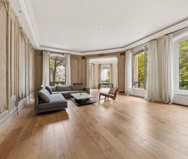 Location Appartement Paris 7 4 Pièces 165.74 m² - Photo 1