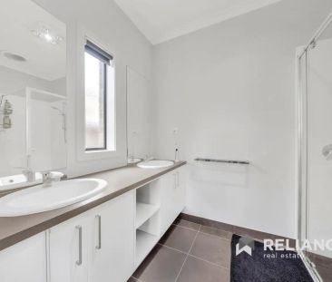 “Quality Metricon Family Home with Multiple Living Spaces Near Mano... - Photo 2