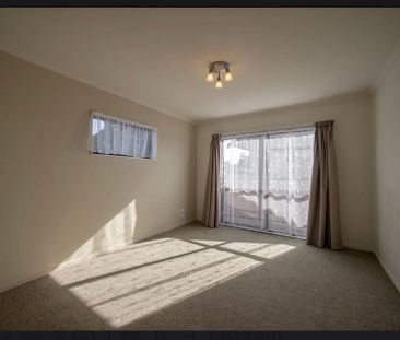 Family home closed to everything’s - Photo 5