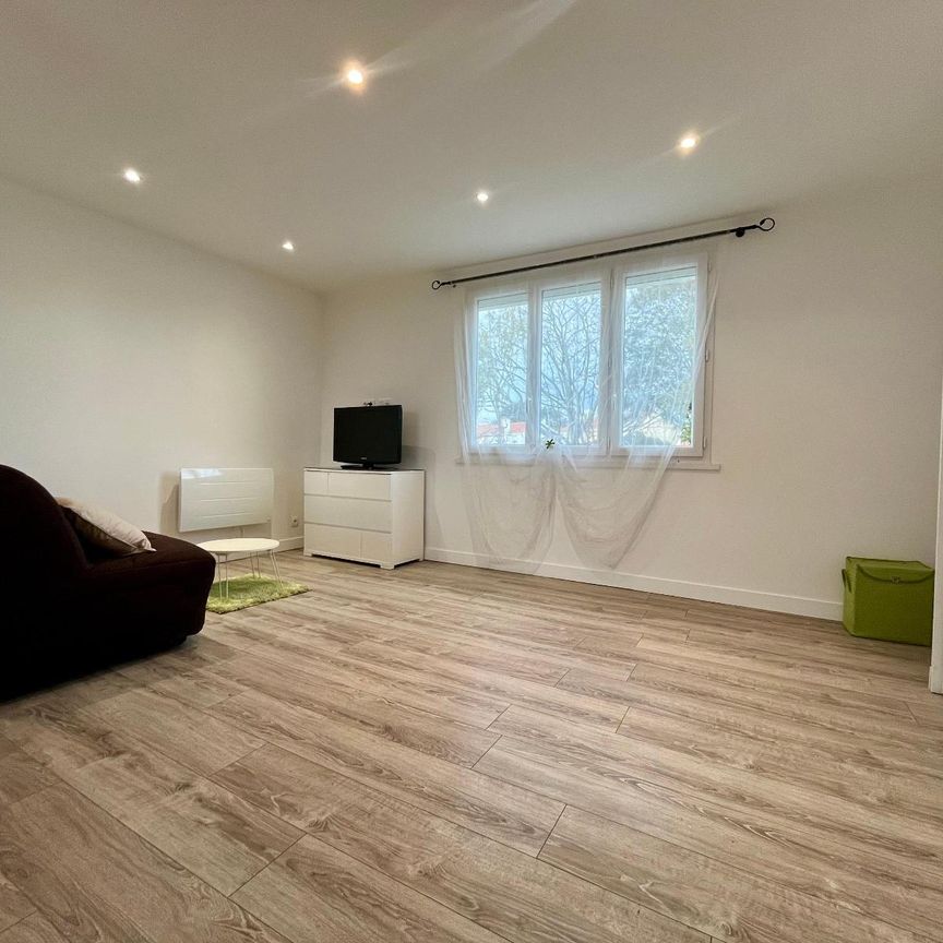 Location Maison 1 pièce 28m² ST SEBASTIEN SUR LOIRE 44230 - Photo 1