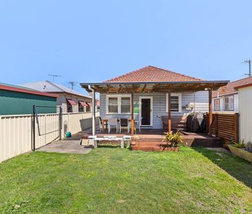 Cottage charm meets Mayfield lifestyle. - Photo 4