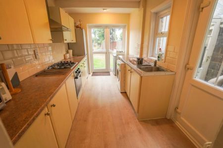 To Rent Canford Road, Wallisdown, Bournemouth, BH11 £1,550 pcm Tenancy Info - Photo 5