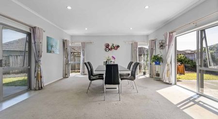 Spacious Rototuna Family Home - Photo 5