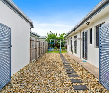 SPACIOUS FAMILY HOME IN SOUGHT AFTER LOCATION! - Photo 1