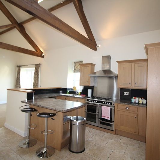 Two Bed Barn Conversion - Photo 1