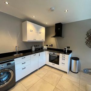 1 bedroom flat to rent - Photo 2
