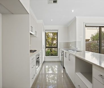 Spacious Three Bedroom Home - Photo 6