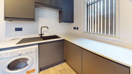 5 bedroom terraced house to rent - Photo 4
