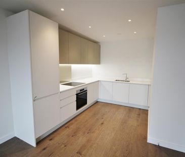 Frogmore Avenue, Watford - Photo 1