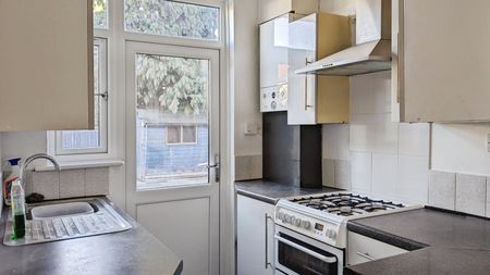 Waddon Court Road, Croydon - Photo 5