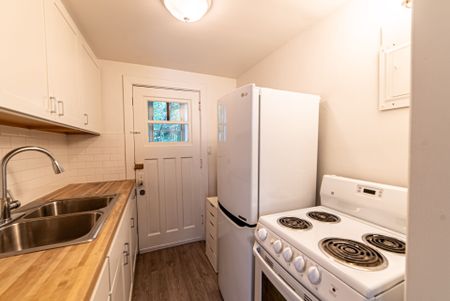 For Lease - 68 Arkledun Avenue, Hamilton, Ontario - Photo 4