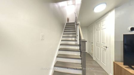 Condo Townhouse For Lease | N7376080 - Photo 5