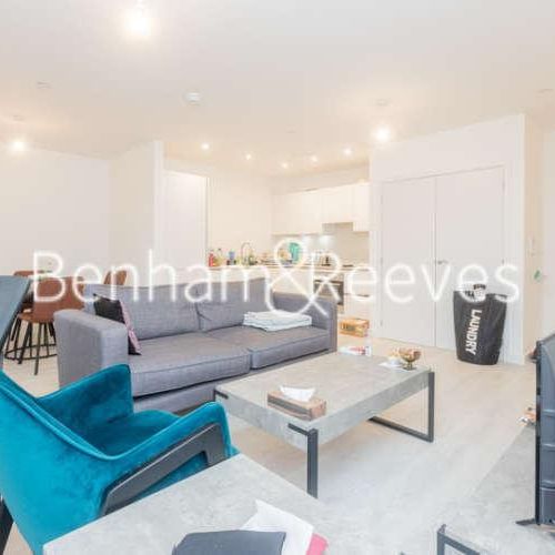East Acton Lane, Acton, W3 - Photo 1