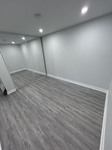 For Lease - 15 Walmer Road Unit# 105, Toronto, Ontario - Photo 3