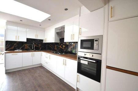 Metcalf Road, Ashford, TW15 - Photo 4