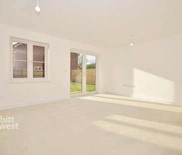 3 bedroom semi-detached house to rent - Photo 2